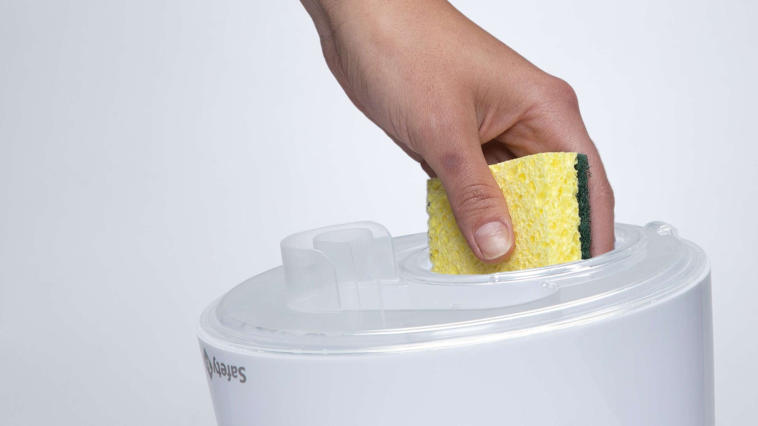 cleaning humidifier with sponge