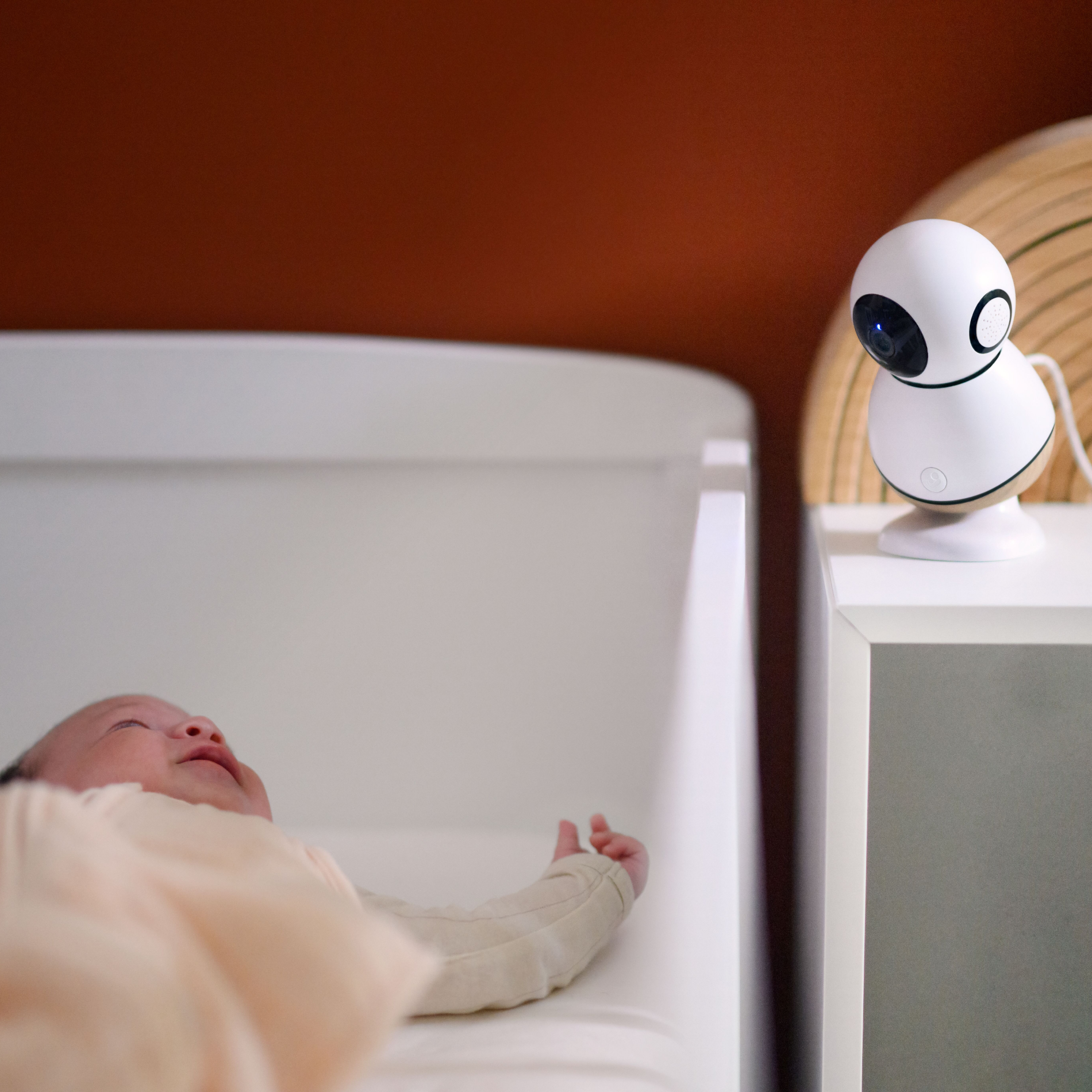 See Pro 360° Baby Monitor - monitor directed at baby lying in crib