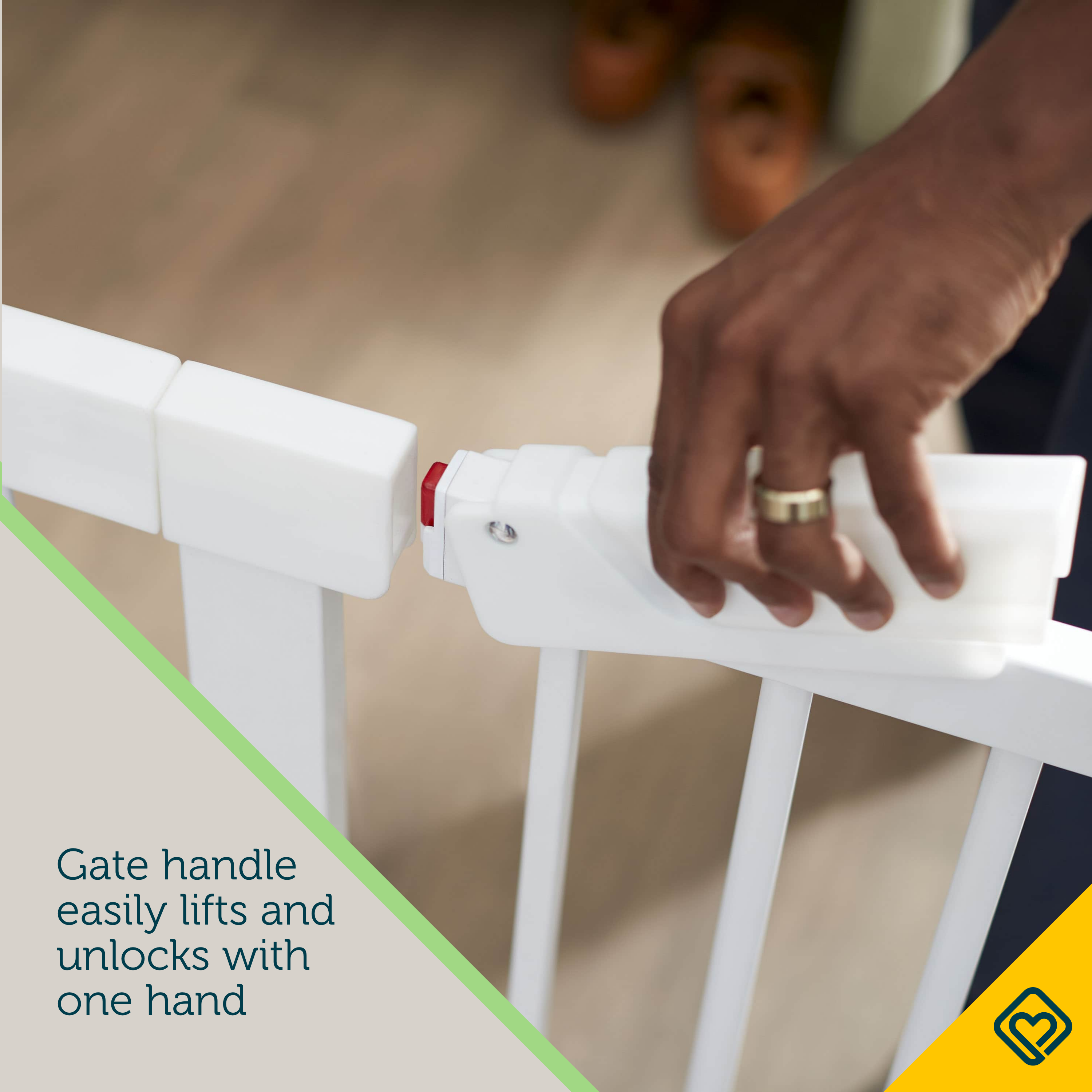 Pressure-Check Gate with SecureTech® - gate handle easily lifts and unlocks with one hand